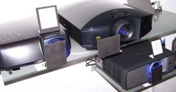 SONY VPL-HW10 Einsteiger FullHD